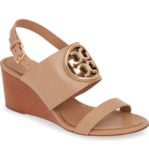 tory burch outlet sandals.